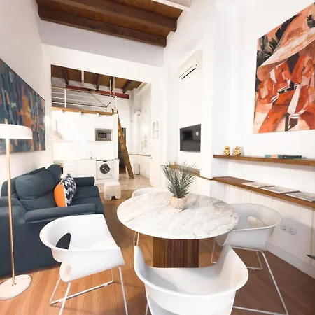 Monkeys Castellar & Апартаменты *